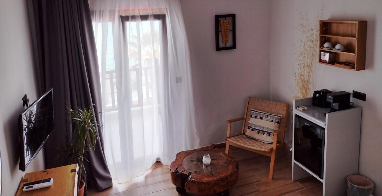 Eleni'S Sea View Adults Only Apartment Пефкохори Екстериор снимка
