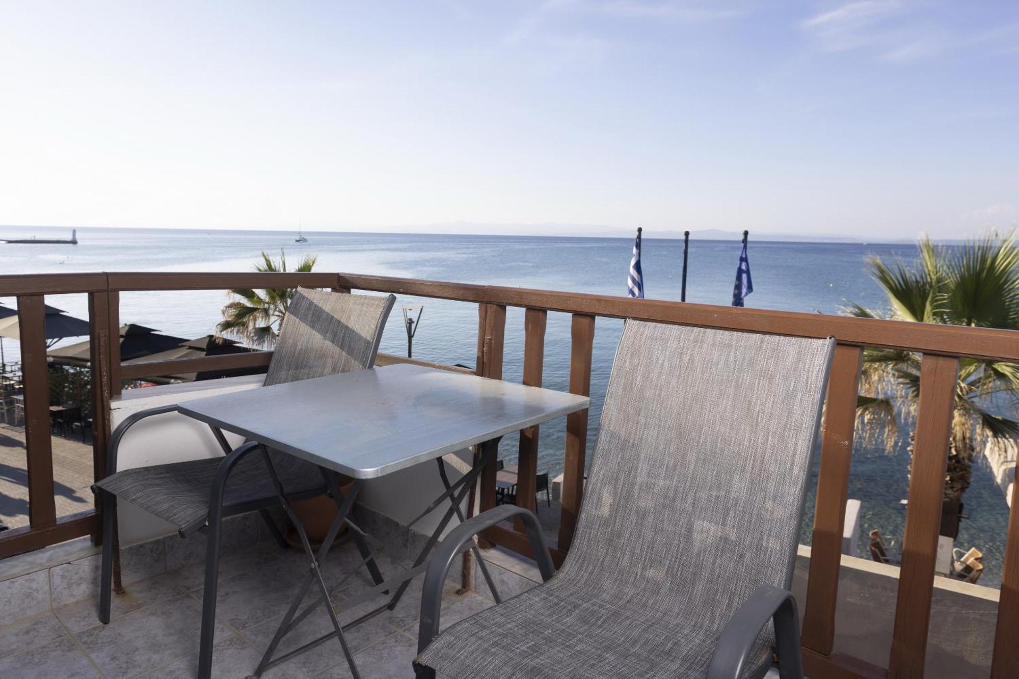 Eleni'S Sea View Adults Only Apartment Пефкохори Екстериор снимка