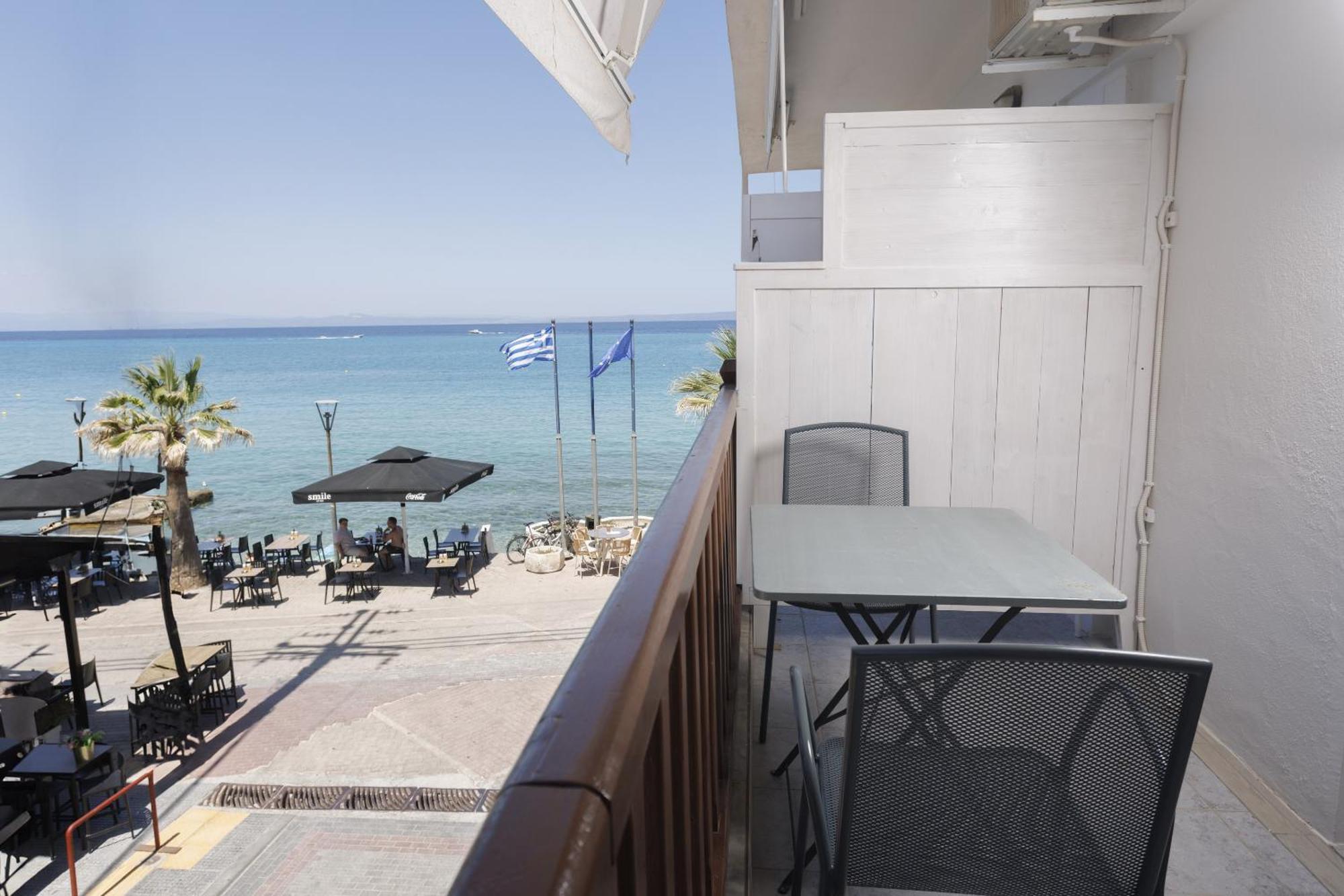 Eleni'S Sea View Adults Only Пефкохори Екстериор снимка